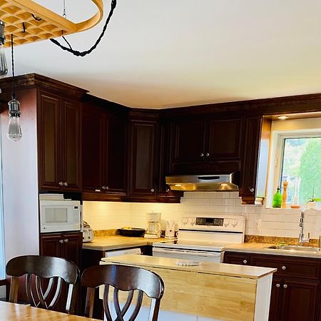 Belle Maison Avec Vue Sur La Riviere L'Anse-Saint-Jean Bagian luar foto