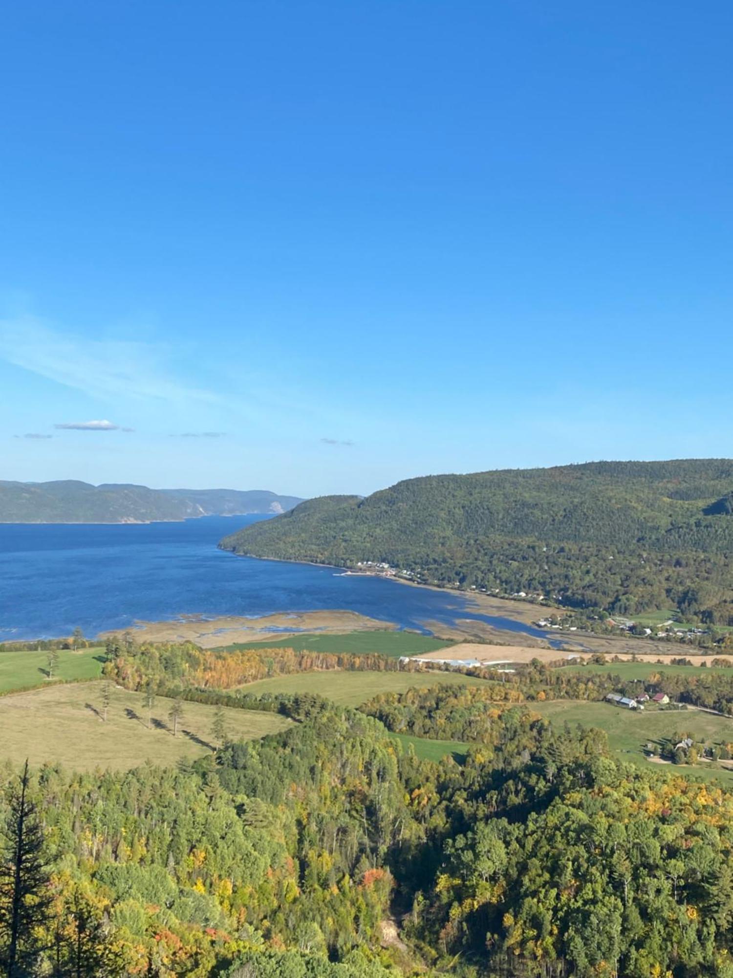 Belle Maison Avec Vue Sur La Riviere L'Anse-Saint-Jean Bagian luar foto