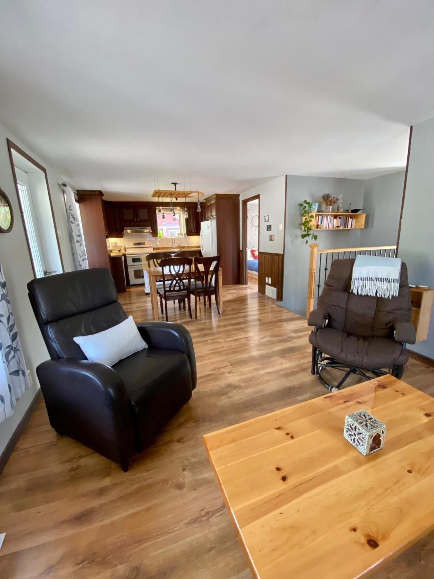 Belle Maison Avec Vue Sur La Riviere L'Anse-Saint-Jean Bagian luar foto